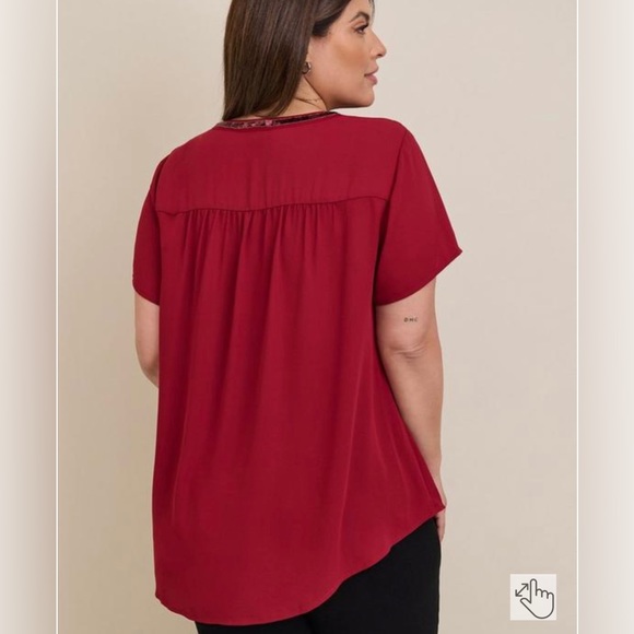 Torrid (1) Red Sequin V-Neck Lightweight Sheer Short Sleeve Blouse - Picture 3 of 10